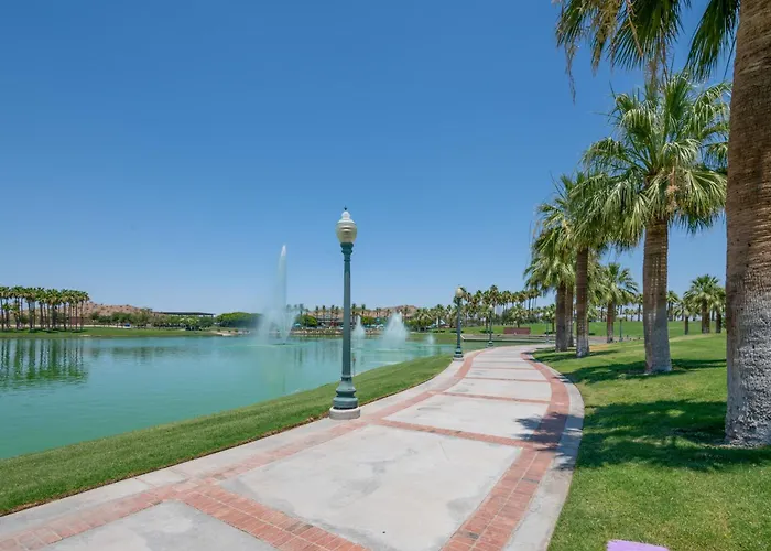 Group-friendly Estrella Gem: Hike, Cheer & Explore